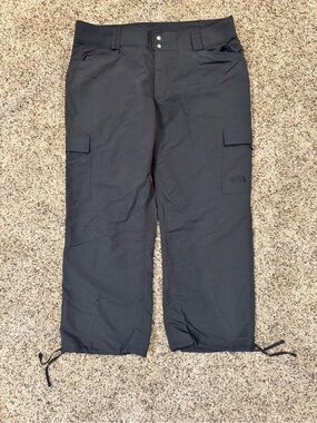 The North Face Women's Paramount Capri Cropped Cargo Pants